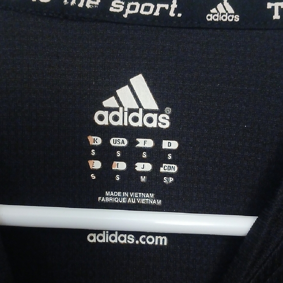 Make Offer!  Adidas Black and Gray Rash Guard Swim Top - Picture 2 of 5